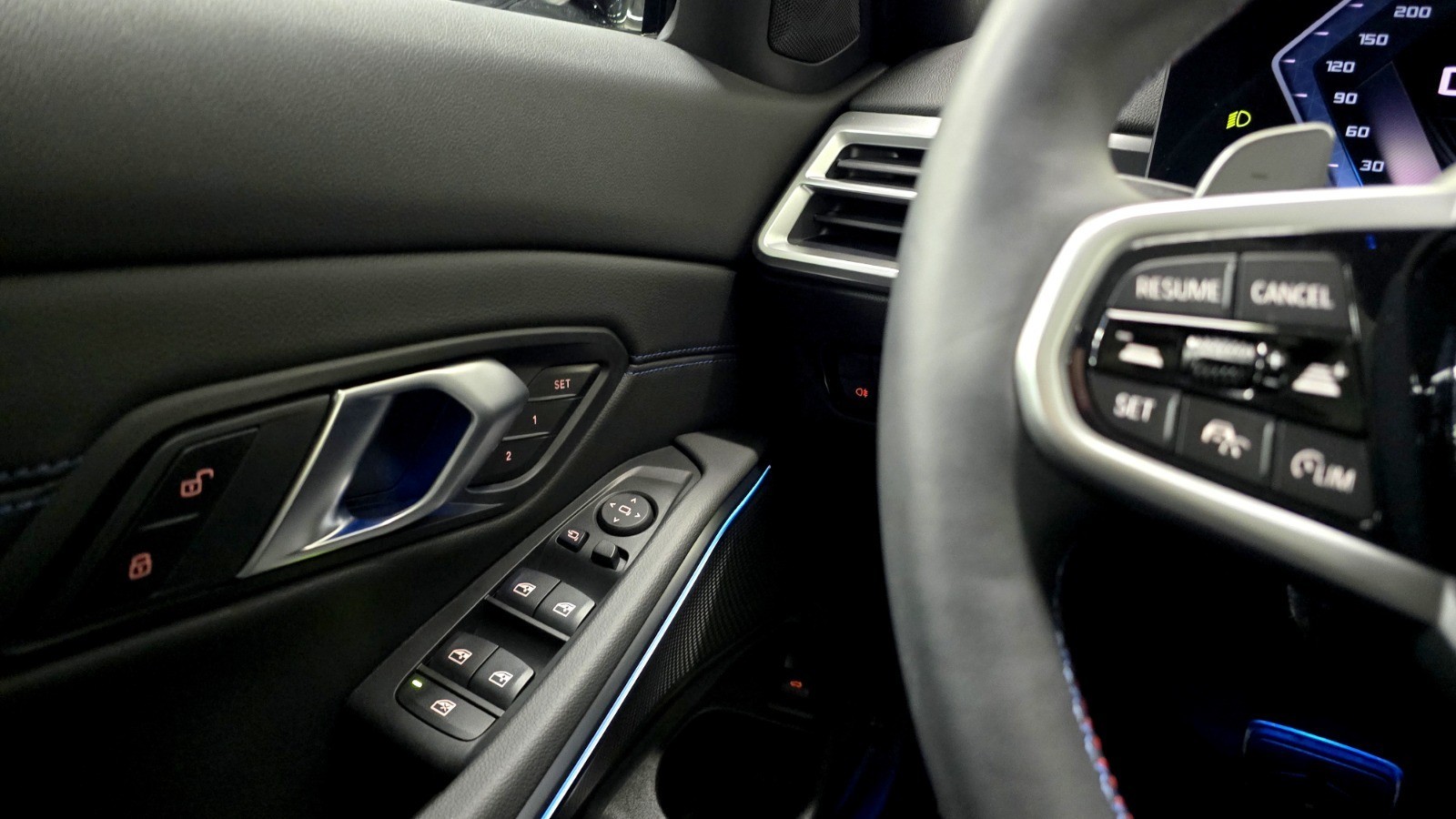 2025 BMW 340i xDrive M Sport - Image 17