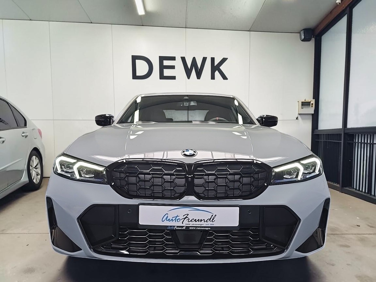 2025 BMW 340i xDrive M Sport - Image 5