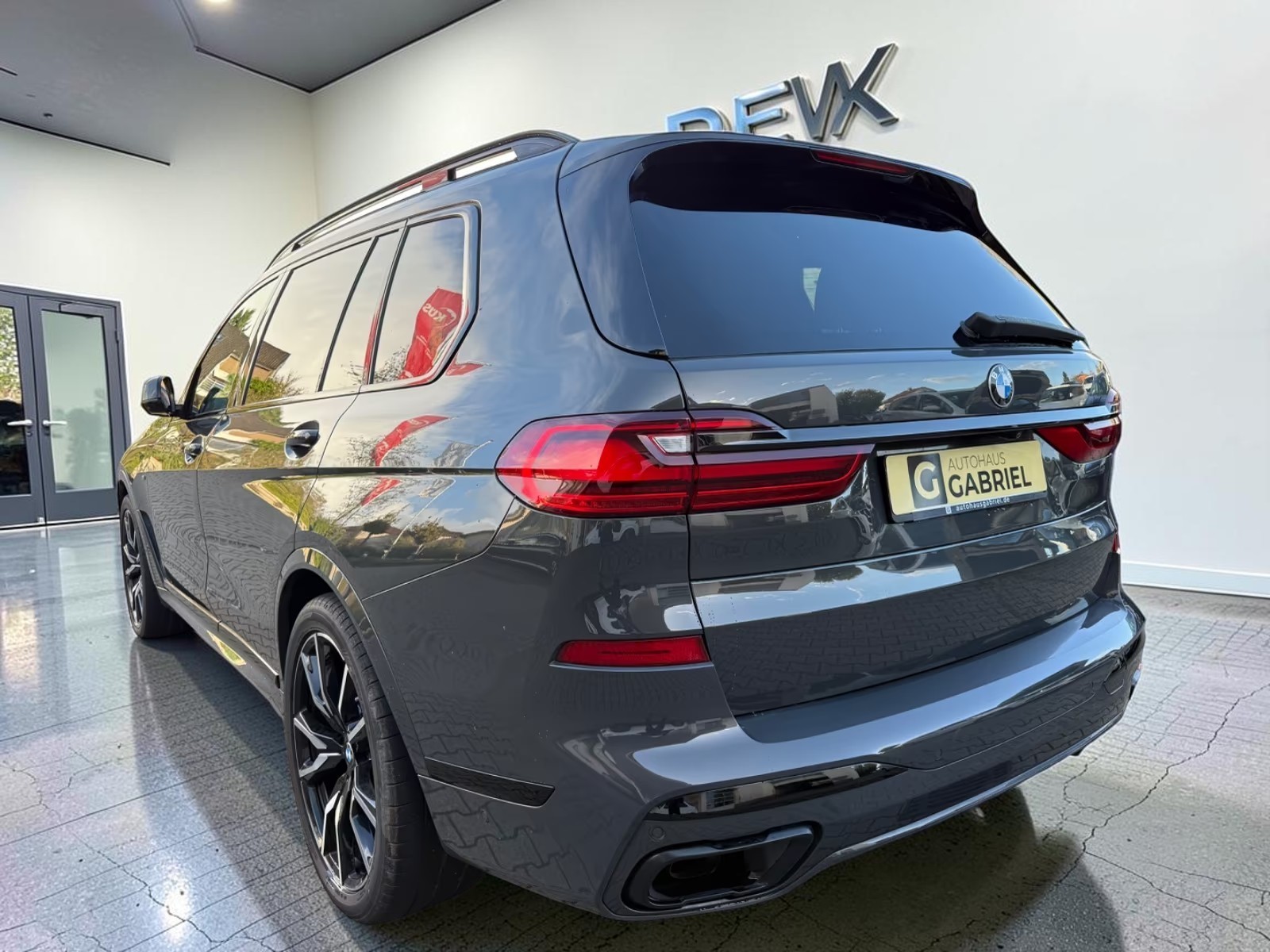 2022 BMW X7 40d xDrive M Sport - Image 3