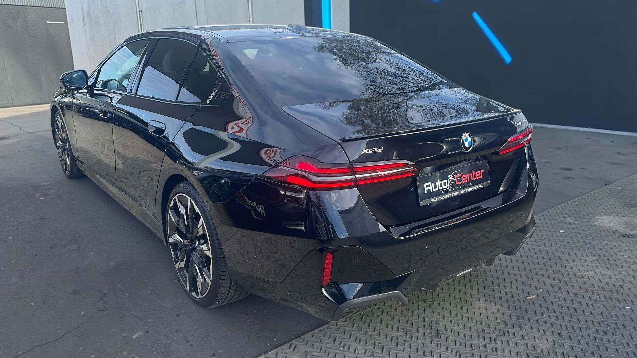 2025 BMW 540d Xdrive M - Image 8