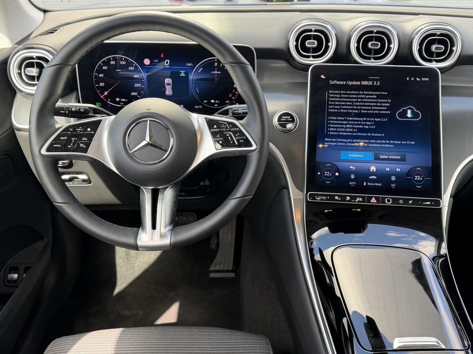 2025 Mercedes-Benz GLC 300e 4Matic - Image 5
