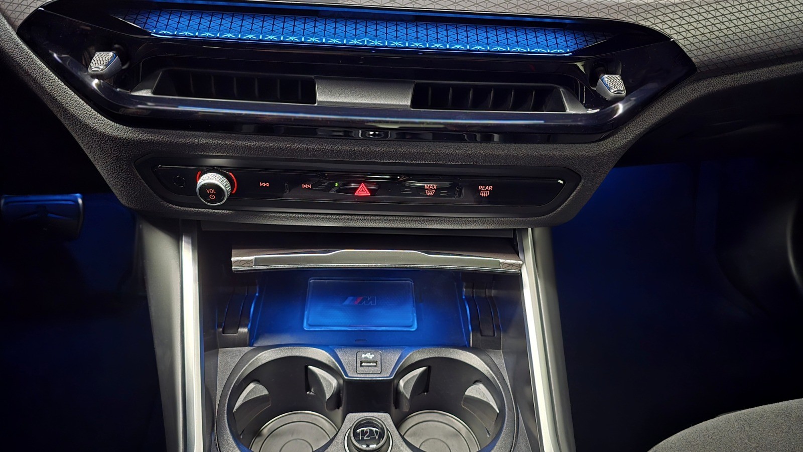 2025 BMW 340i xDrive M Sport - Image 13