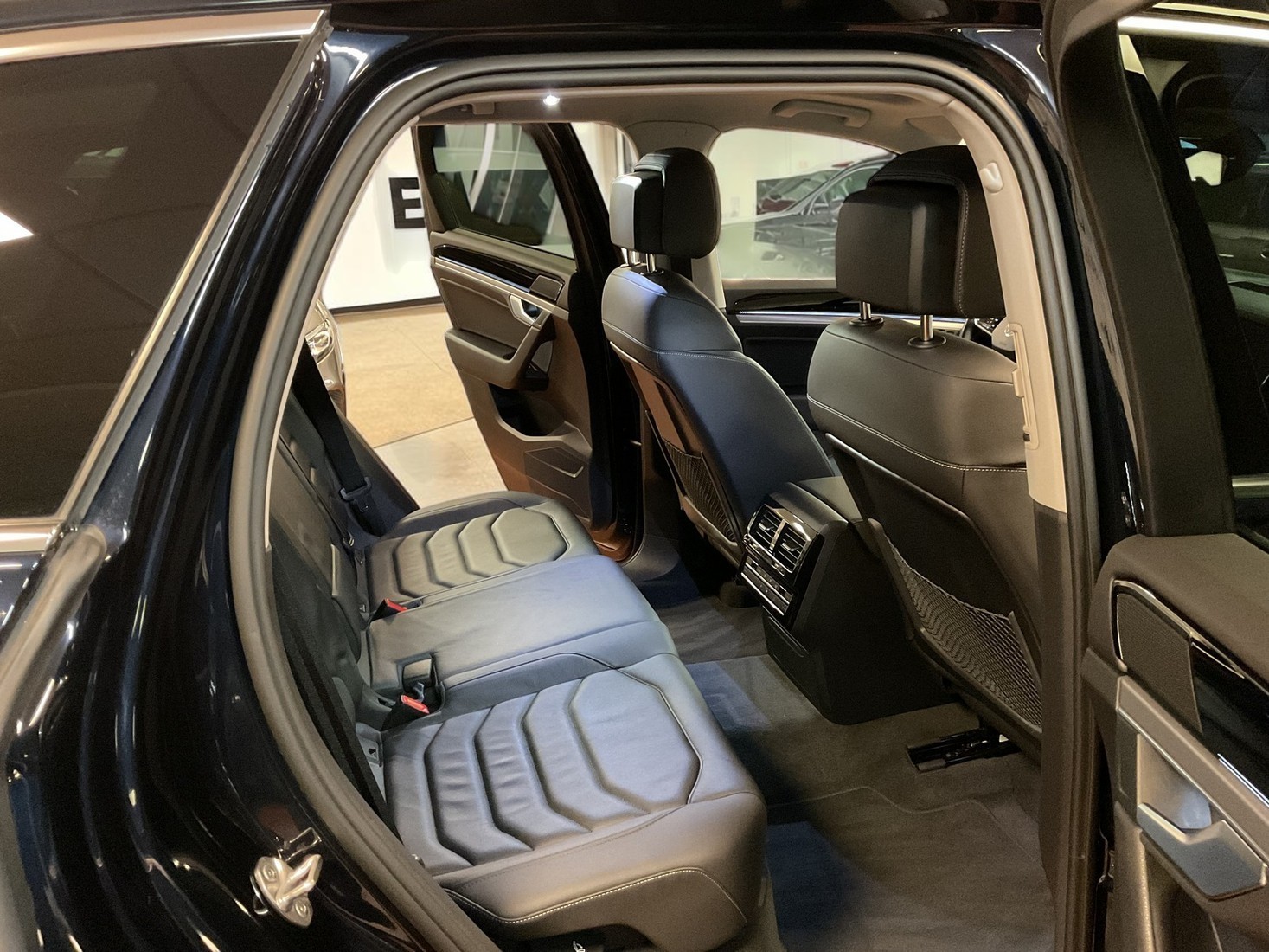 2022 Volkswagen Touareg 3.0 V6 Elegance eHybrid - Image 16