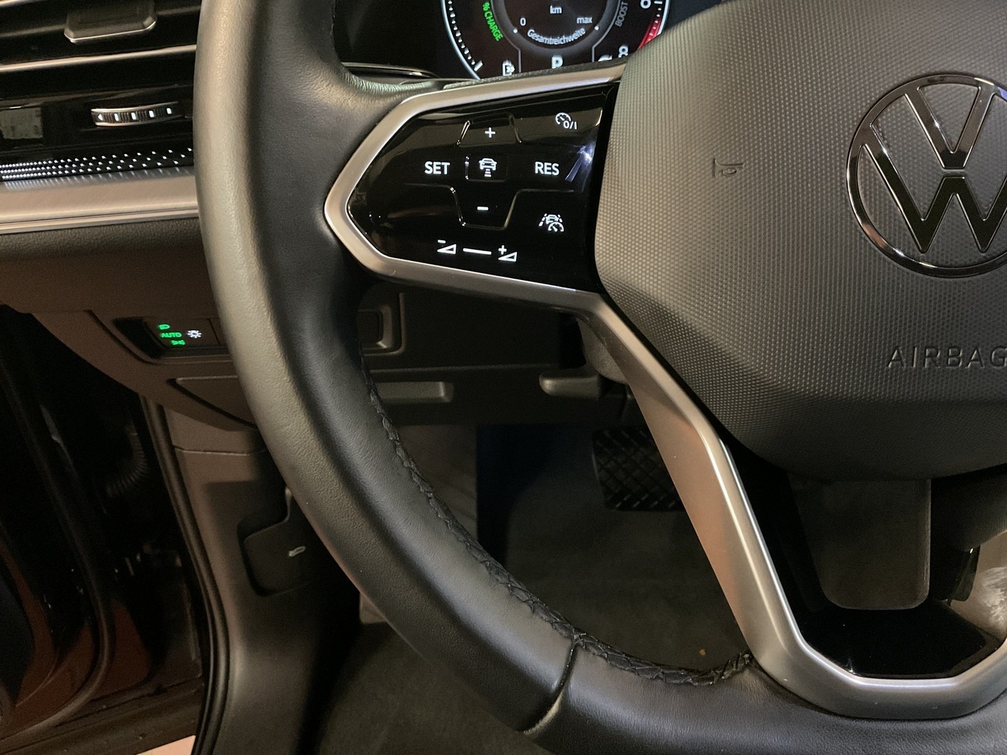 2022 Volkswagen Touareg 3.0 V6 Elegance eHybrid - Image 13